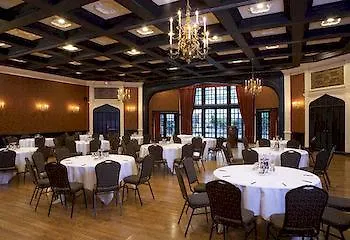 Old Mill Toronto Hotel بيت ريفي