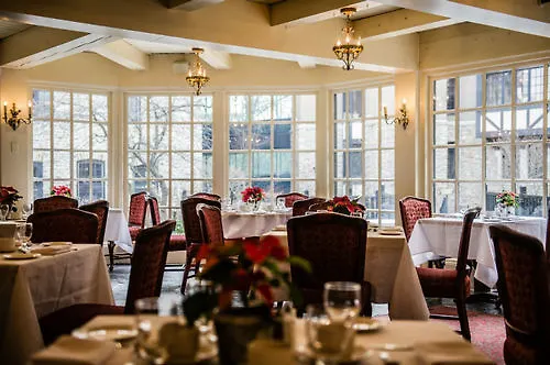 Old Mill Toronto Hotel بيت ريفي