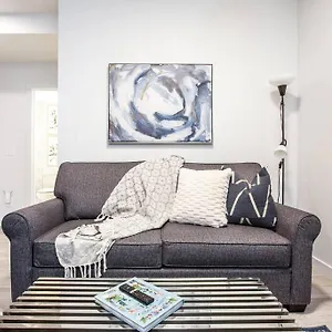  Apartment *new* Modern King Bed! Netflix! Sleeps 4! Canada