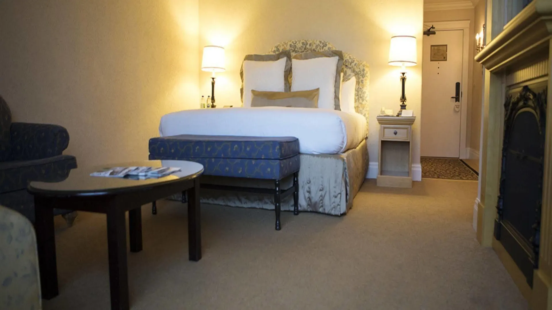 Inn Old Mill Toronto Hotel
