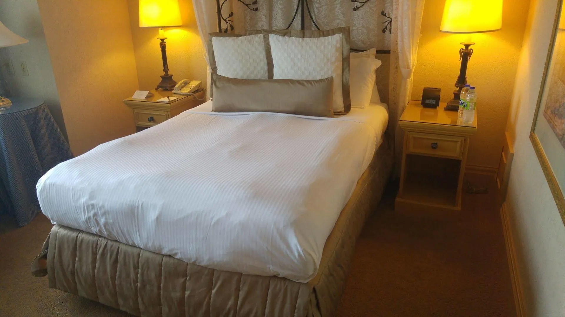 Old Mill Toronto Hotel Inn